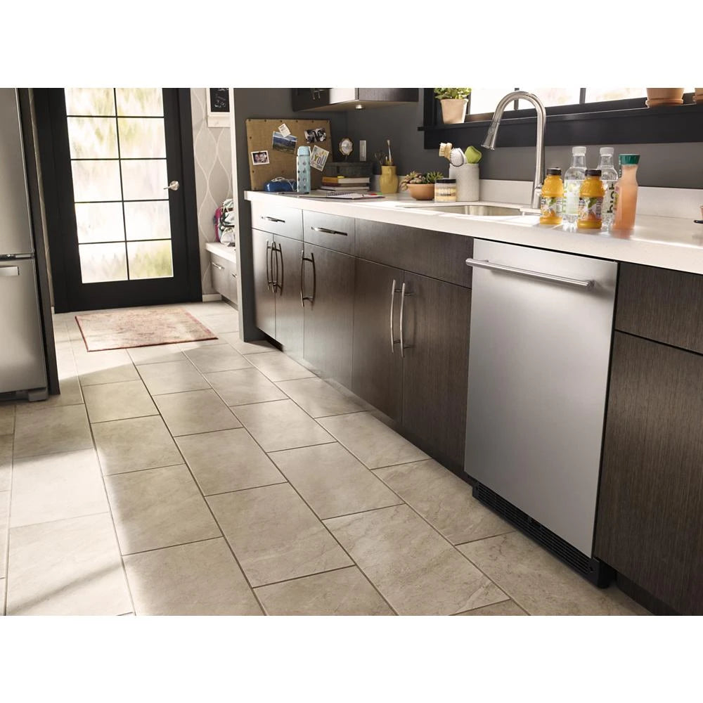 24-inch Wide Undercounter Refrigerator with Towel Bar Handle - 5.1 cu. ft. - (WUR35X24HZ)