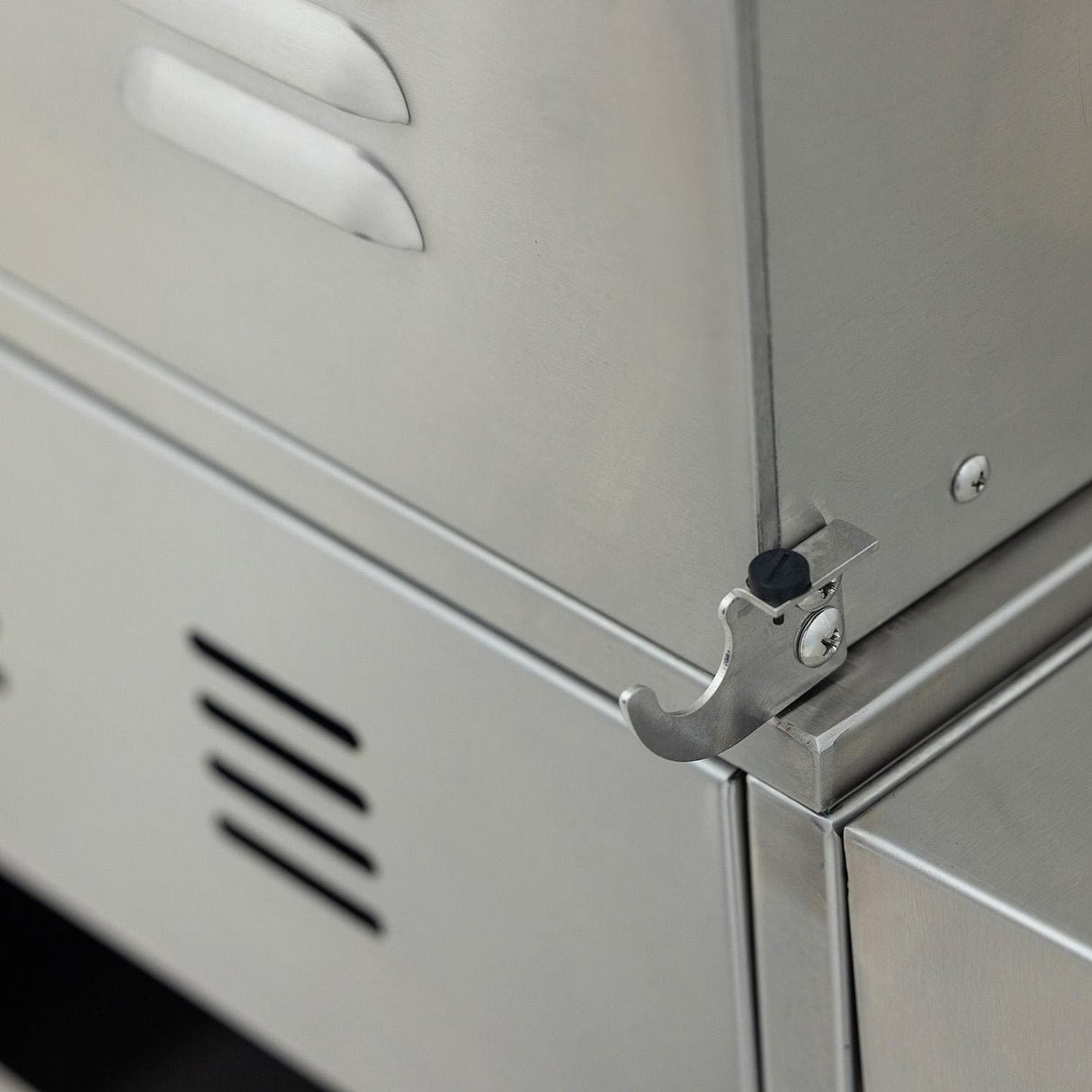 Blaze LTE PRO 40-Inch 5-Burner Built-in Natural Gas Grill w/ Digital Temperature Screen & Rear Infrared Burner - BLZ-5LTEPRO-NG