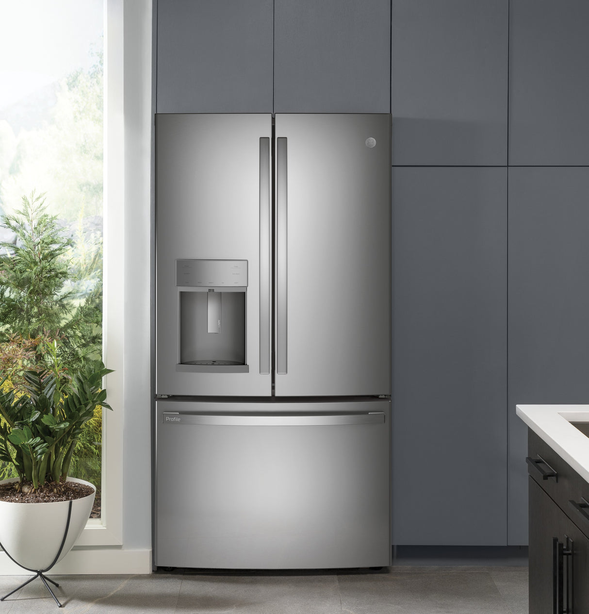 GE Profile(TM) Series ENERGY STAR(R) 27.7 Cu. Ft. Fingerprint Resistant French-Door Refrigerator with Hands-Free AutoFill - (PFE28KYNFS)