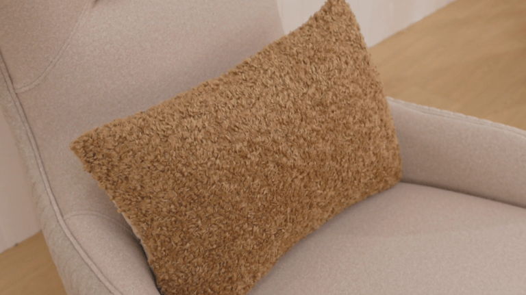 HD-3181 - Chair - Beige / Gold