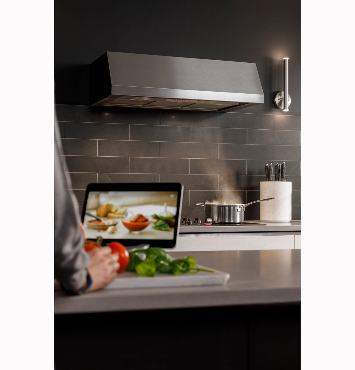 GE Profile UBW36YIEWSS range hood - WiFi connectivity