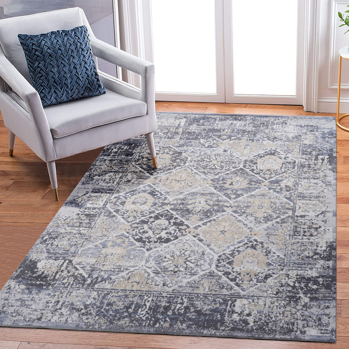 Payas - 5' X 7' Traditional Area Rug - Gray / Blue