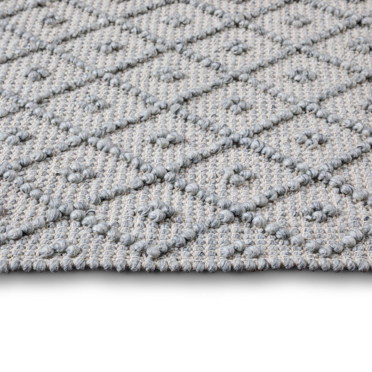 Millow - 8' X 10' Area Rug - Silver