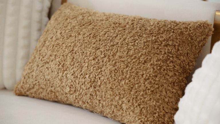 HD-3156 - Loveseat - White / Gold