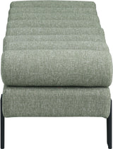 Akeela - Bench