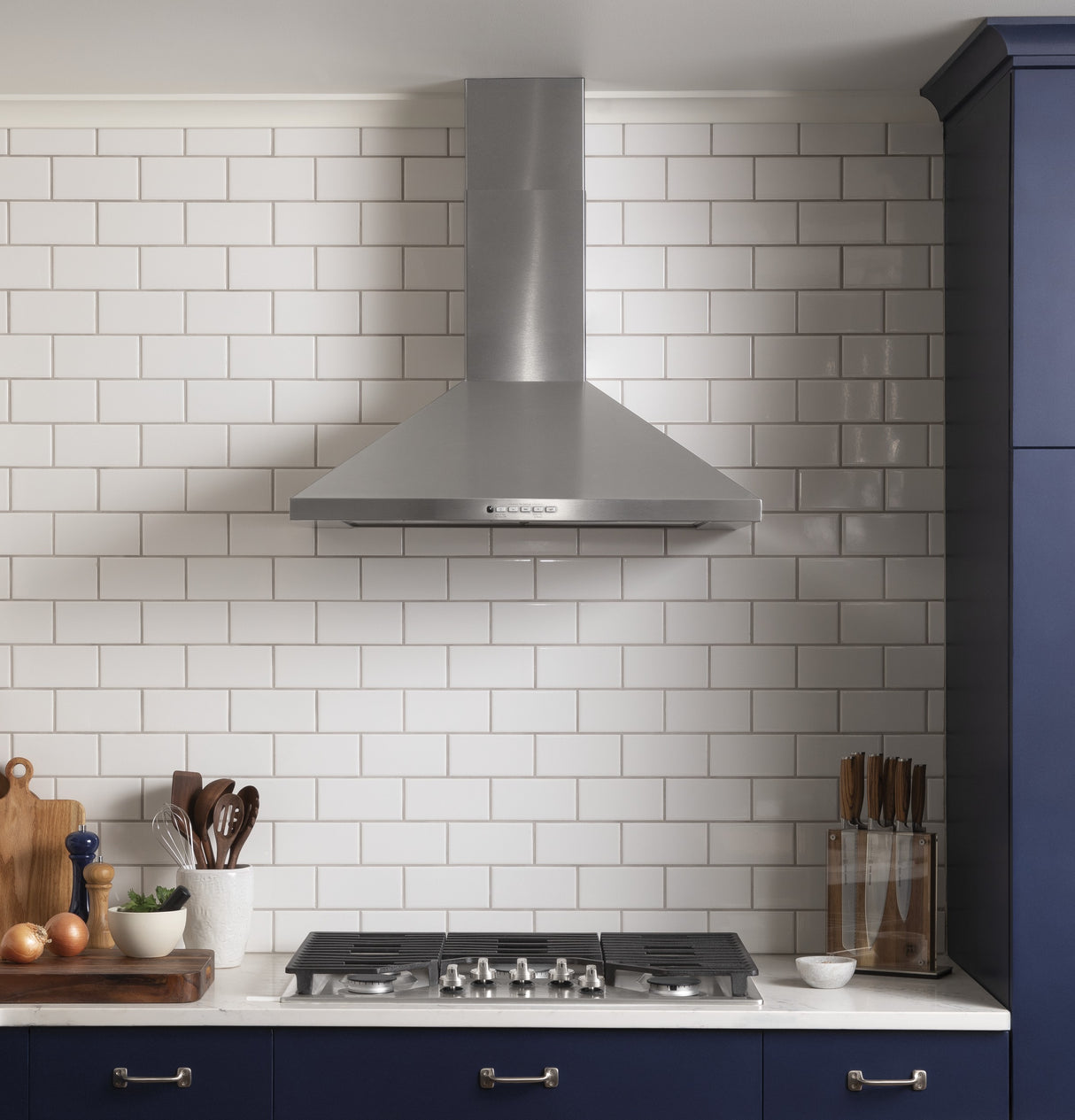 GE JVW5301SJSS - 30 in. Wall-Mount Pyramid Chimney Hood, Convertible Chimney Style Range Hood with 350 CFM, 4 Fan Speeds & 2 Halogen Lights - Stainless Steel