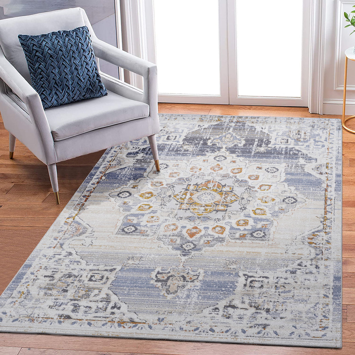 Payas - 6' X 9' Medallion Area Rug - Cream / Gold