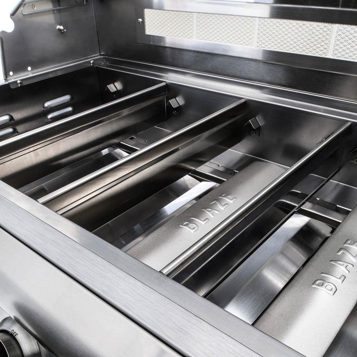 Blaze LTE 32-Inch 4-Burner Built-In Natural Gas Grill w/ Rear Infrared Burner & Grill Lights - BLZ-4LTE2-NG