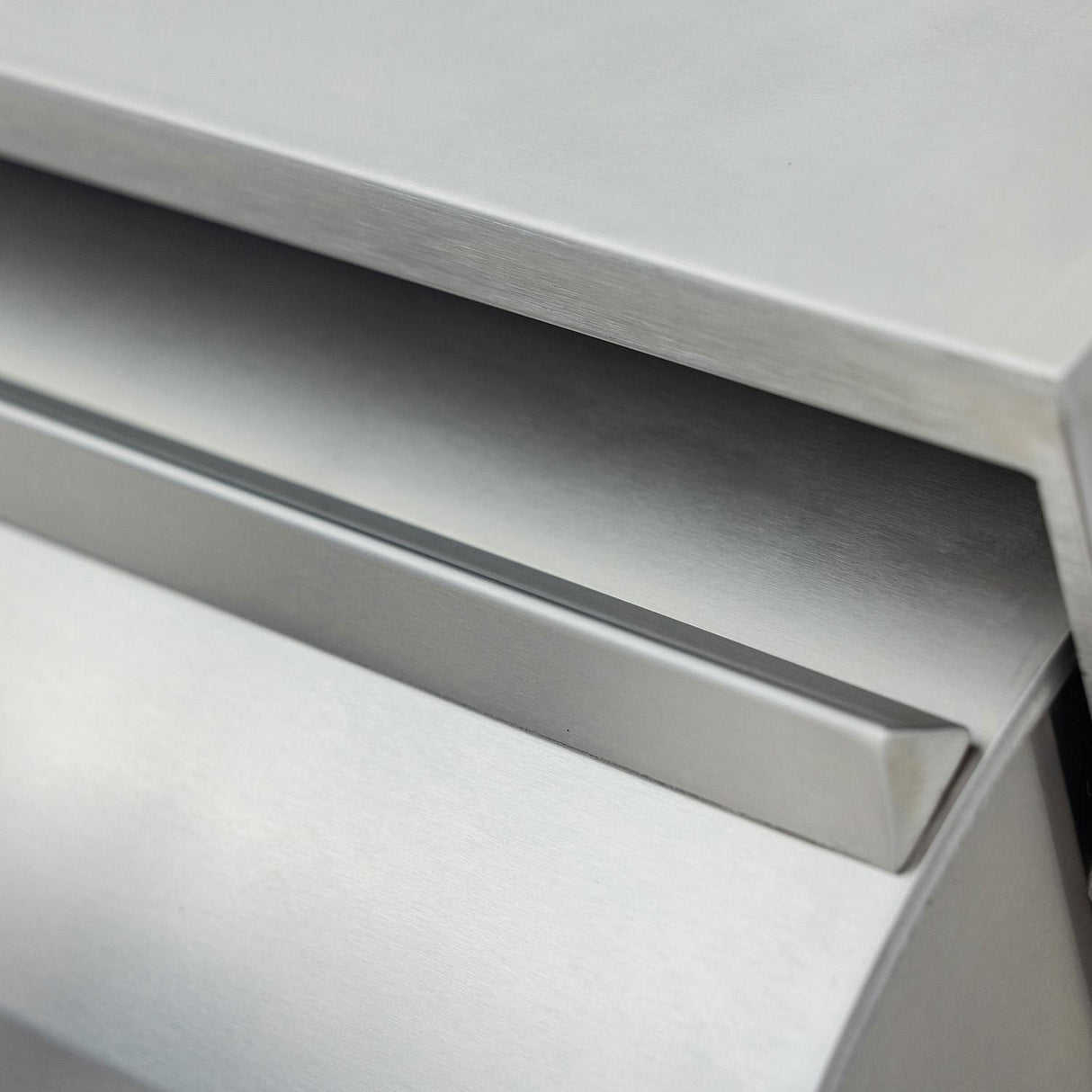 Blaze LTE PRO 32-Inch 4-Burner Propane Gas Grill w/ Digital Temperature Screen & Rear Infrared Burner