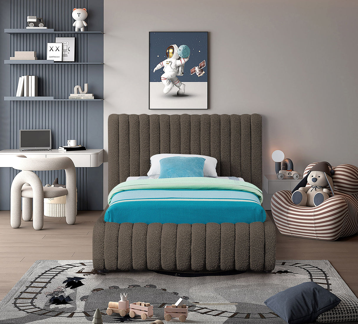 Nash - Bed