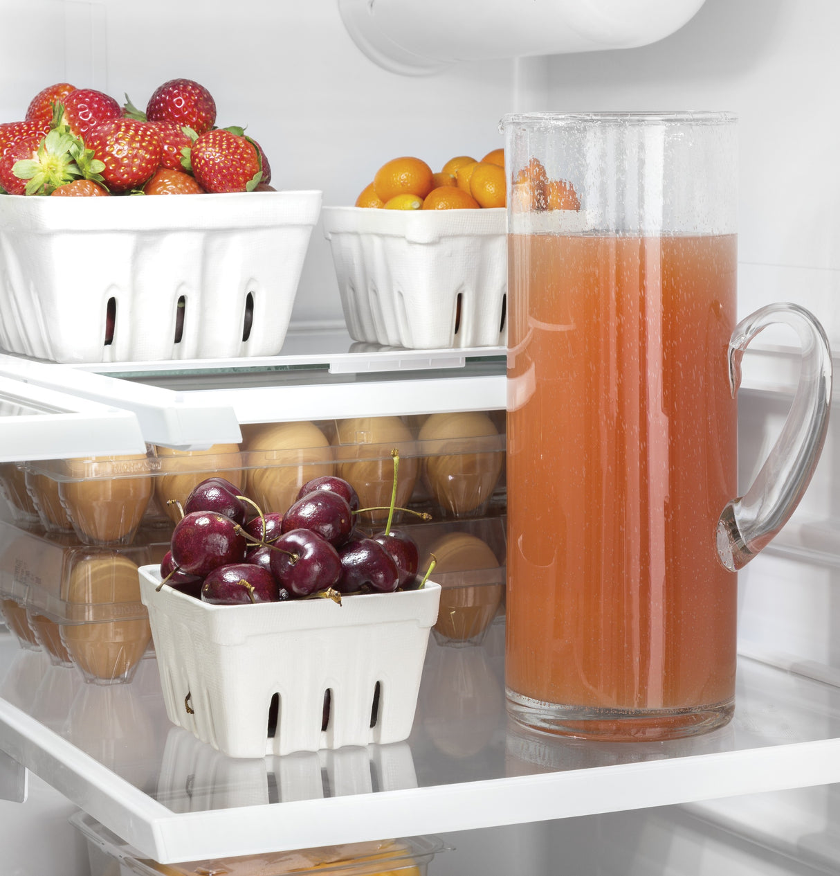 GE(R) ENERGY STAR(R) 27.0 Cu. Ft. French-Door Refrigerator with Internal Water Dispenser - White- (GNE27JGMWW)