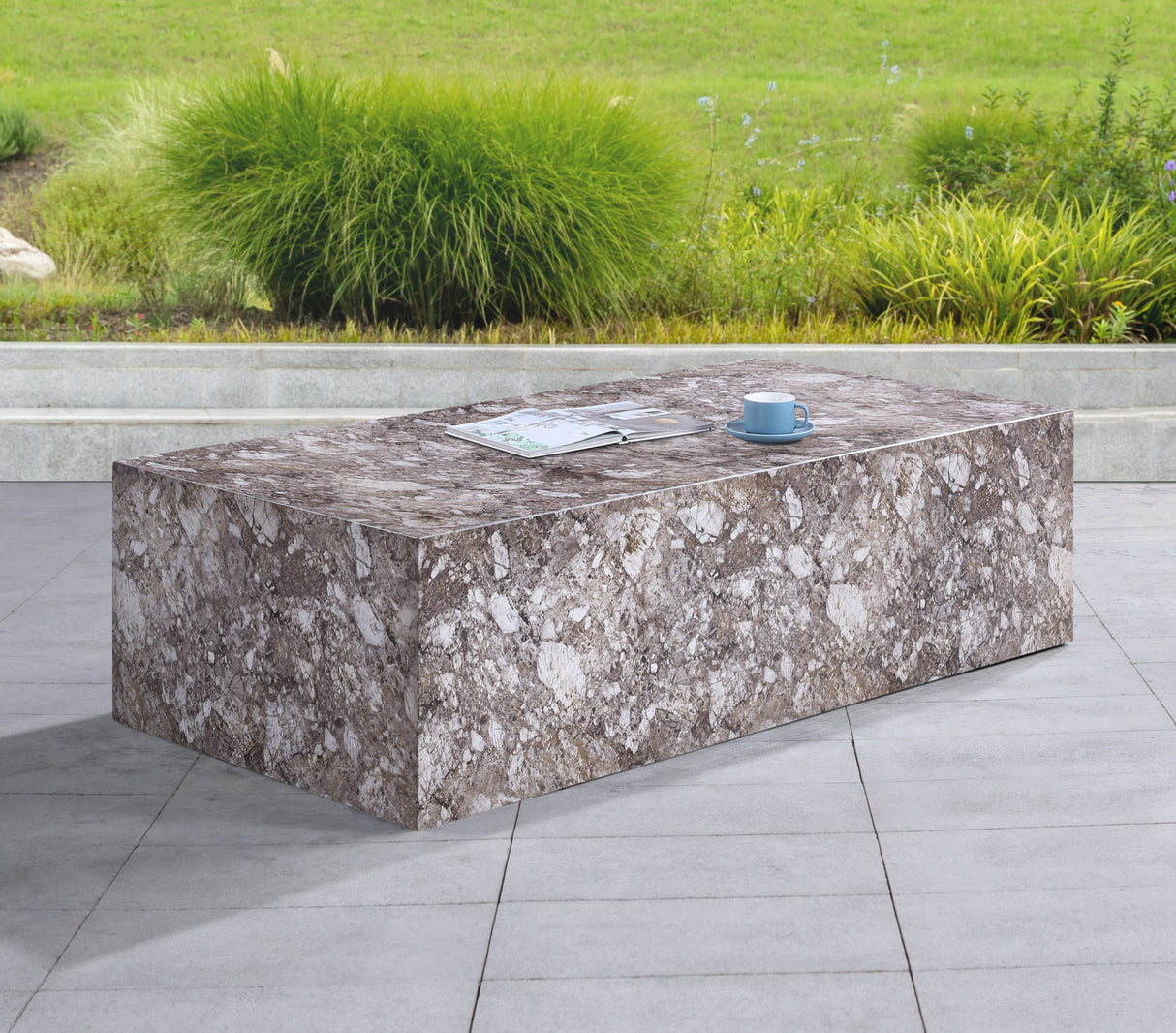Piazza - Table