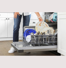GE Dishwasher with Front Controls
