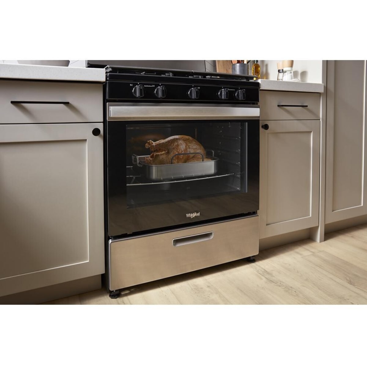Whirlpool WFG505M0MS 30" 5.1 cu. ft. Freestanding Gas Range in Stainless Steel