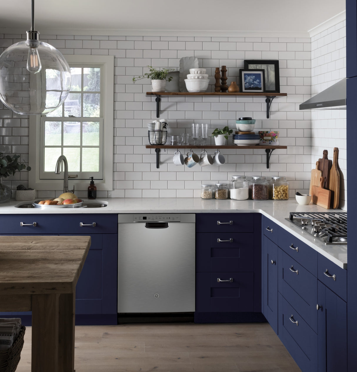 GE JGP5030SLSS - 30 in. 5-Burner Natural Gas Cooktop with Simmer Burner, Power Burner and Dishwasher Safe Grates - Stainless Steel