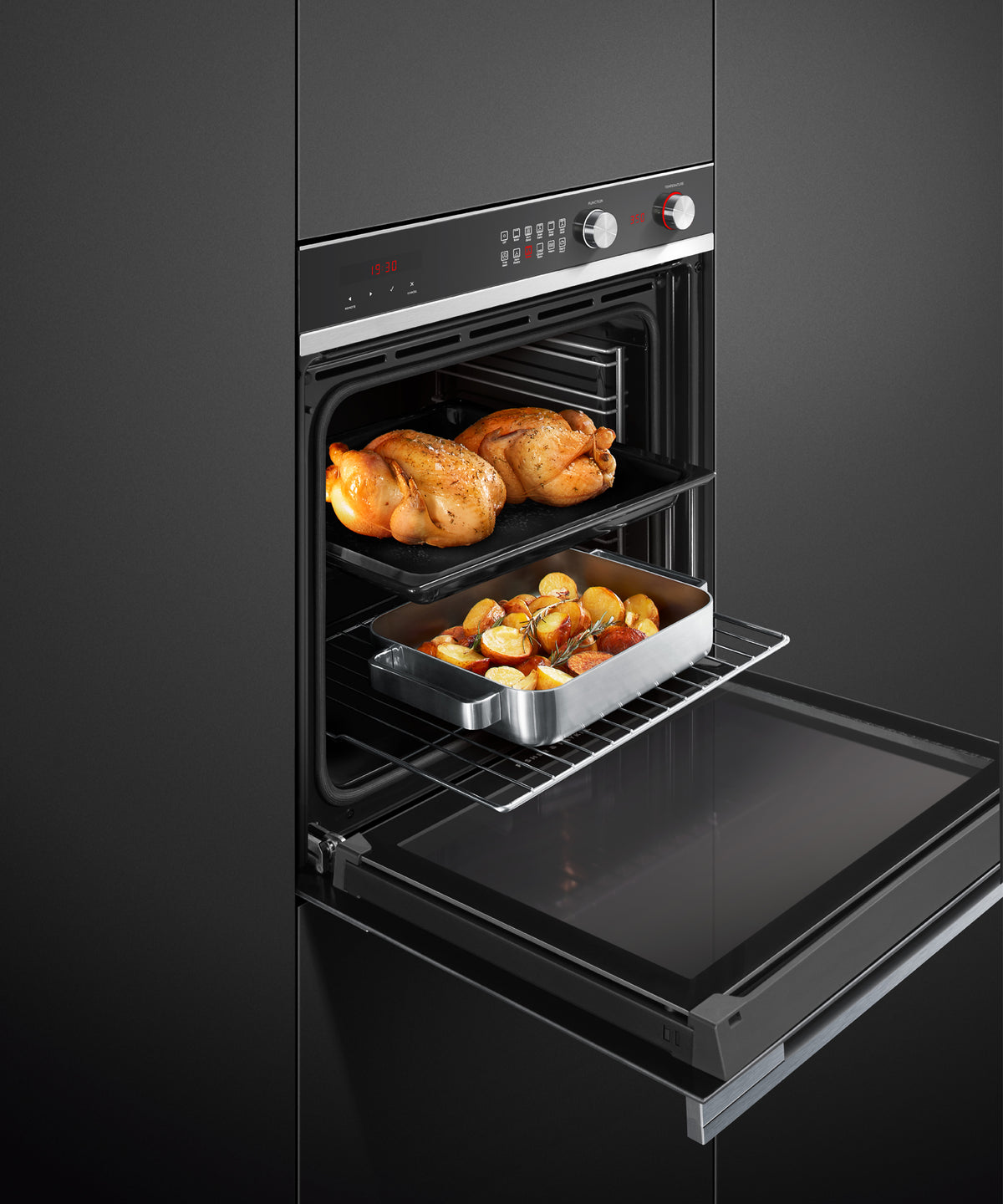 Fisher & Paykel OB24SCDEX1 24" Series 7 Contemporary Oven, 11 Function - Product Detail View