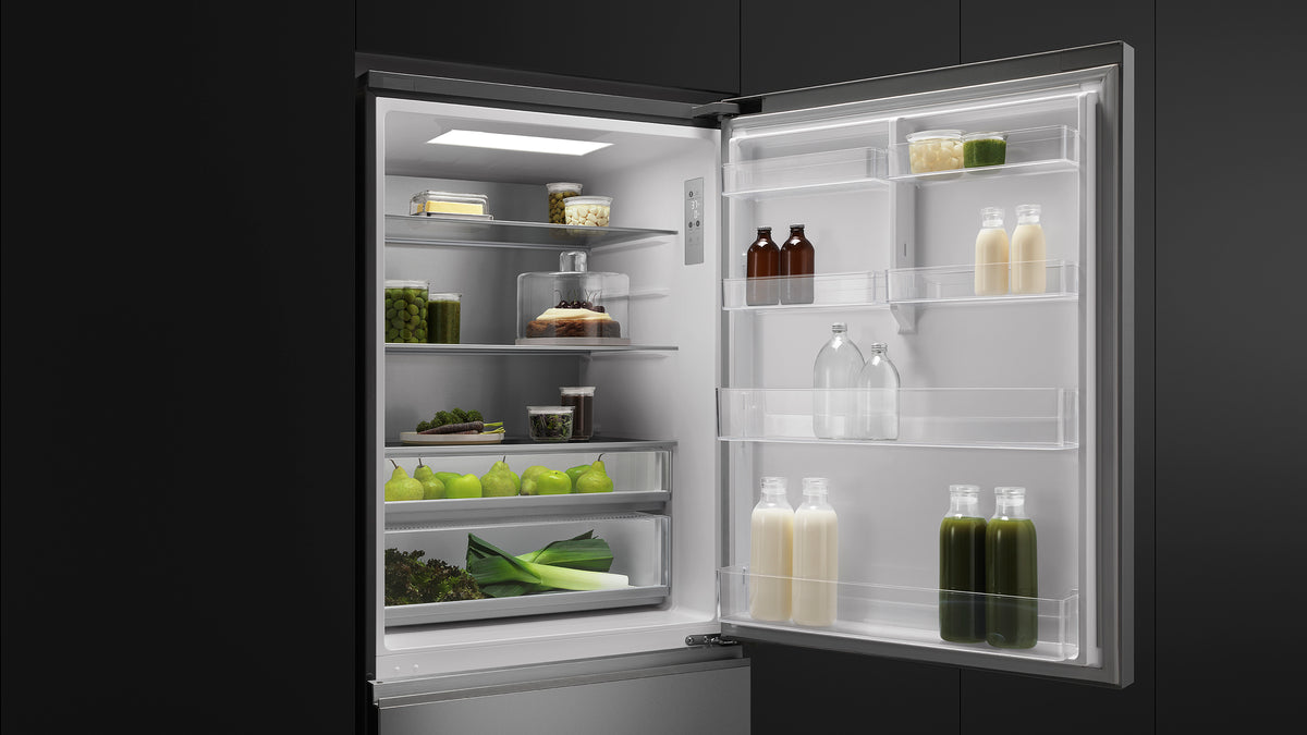 Fisher & Paykel RF178WRNX1 ample fresh storage feature detail