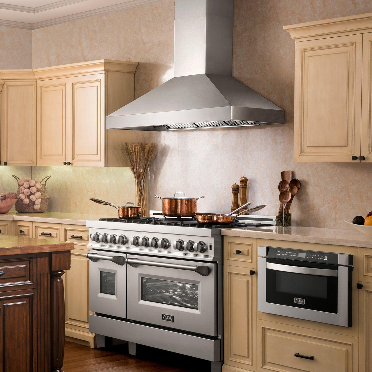 ZLINE Professional Convertible Vent Wall Mount Range Hood in Stainless Steel with Crown Molding (597CRN) - (597CRN36)