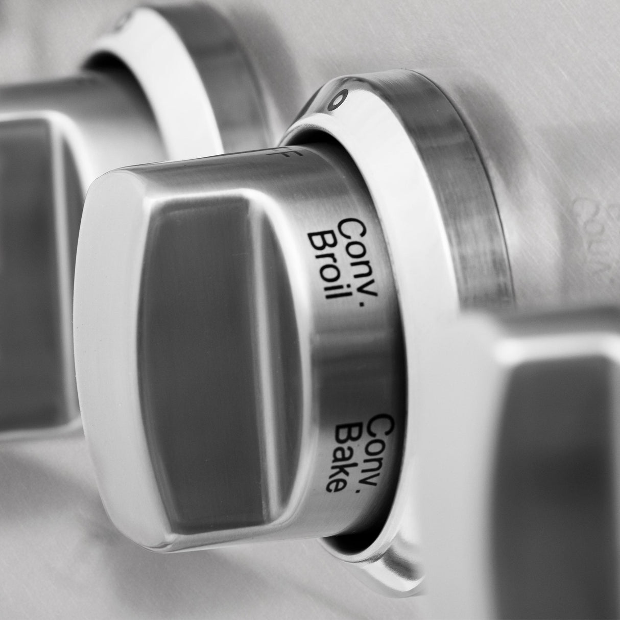 ZLINE 30 in. 4.0 cu. ft. Electric Oven and Gas Cooktop Dual Fuel Range with Griddle in Fingerprint Resistant Stainless (RAS-SN-GR-30) - (RASSNGR30)