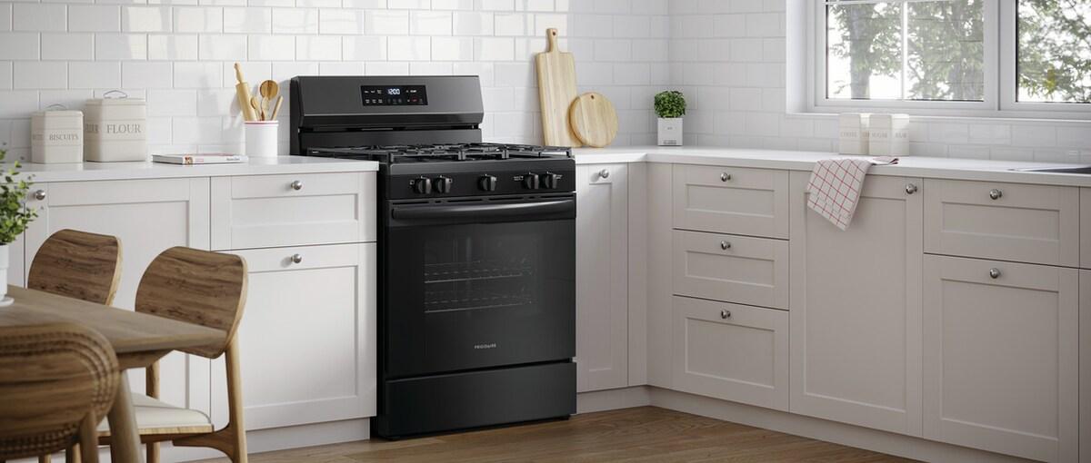 Frigidaire 30" Gas Range with Quick Boil - (FCRG3062AB)