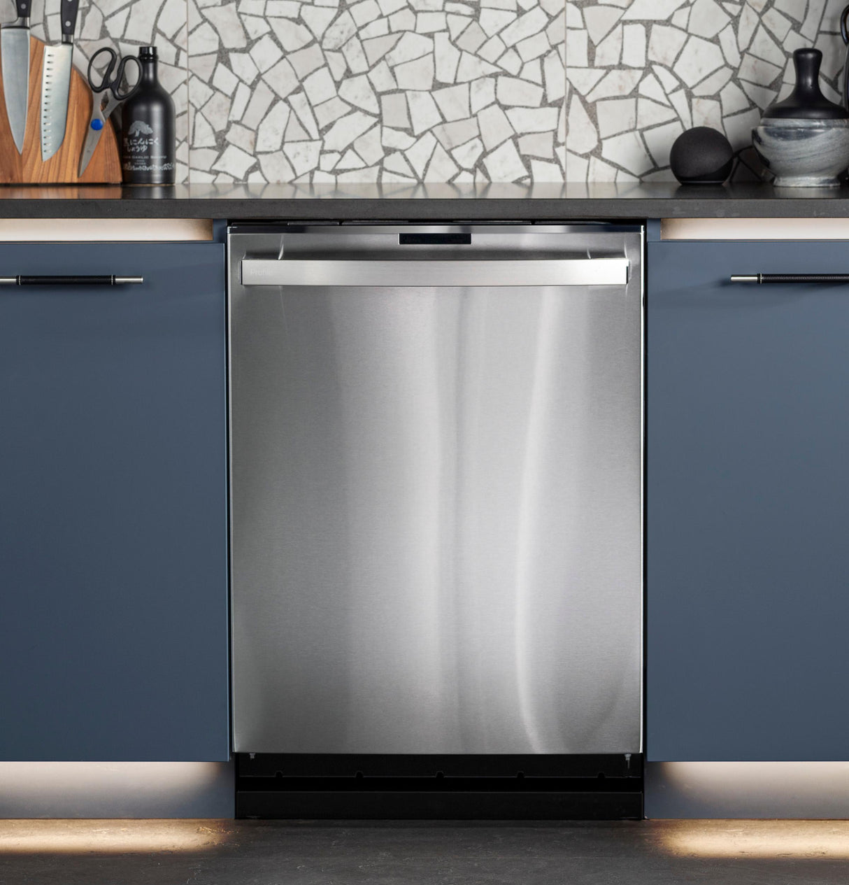 GE Profile(TM) ENERGY STAR(R) UltraFresh System Dishwasher with Stainless Steel Interior - (PDT755SYRFS)