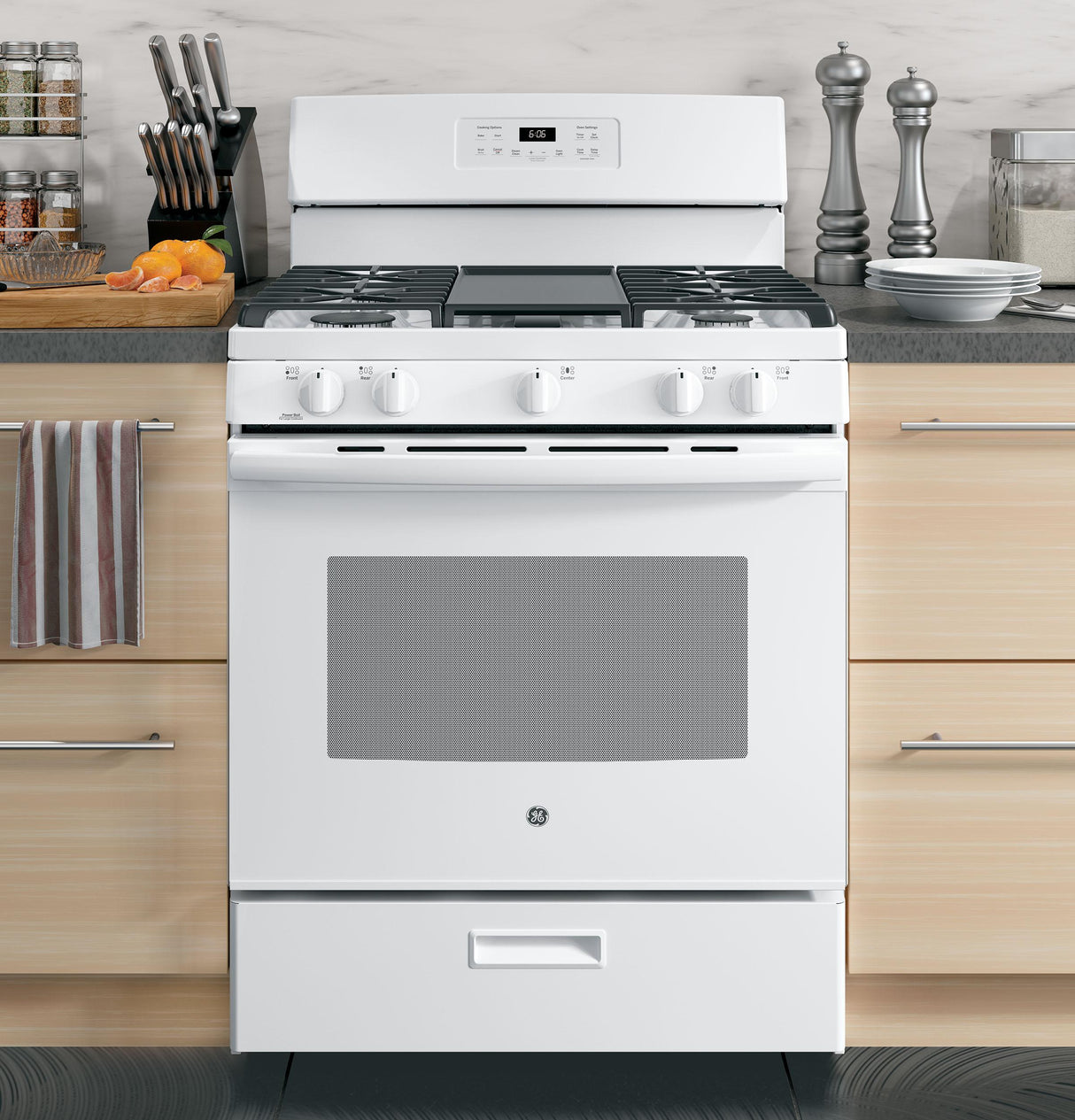 GE JGBS66DEKWW - 30 in. 5 cu. ft. Gas Range with 5 Sealed Burners & Griddle - White