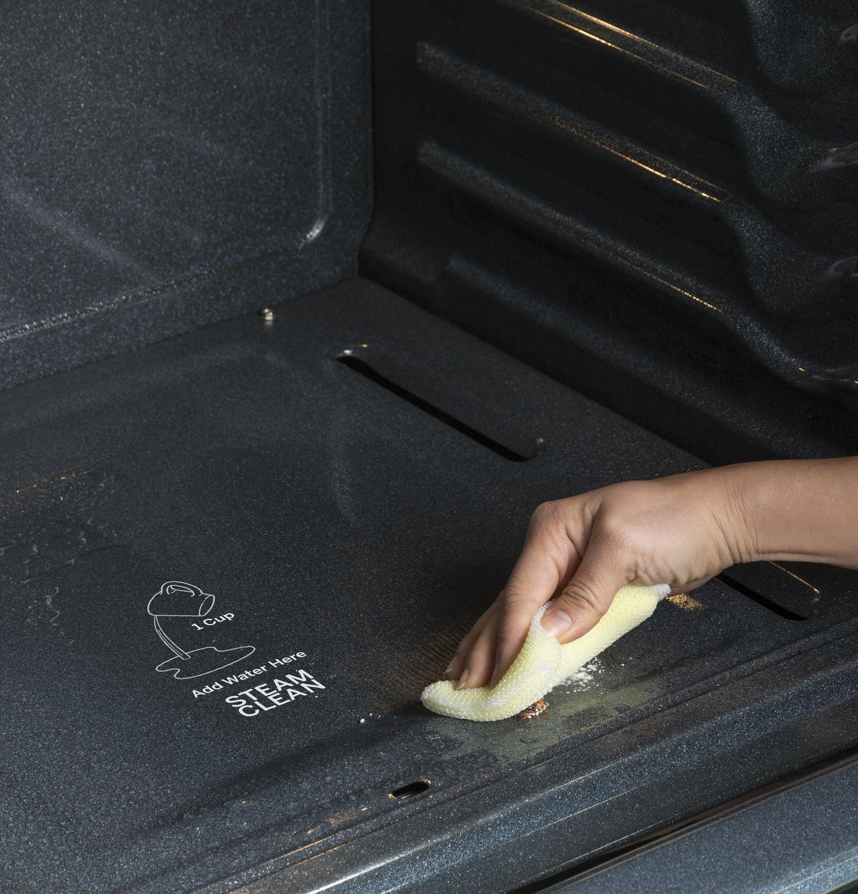 GE JGBS66REKSS - 30 in. 5 cu. ft. Gas Range with 5 Sealed Burners & Griddle - Stainless Steel