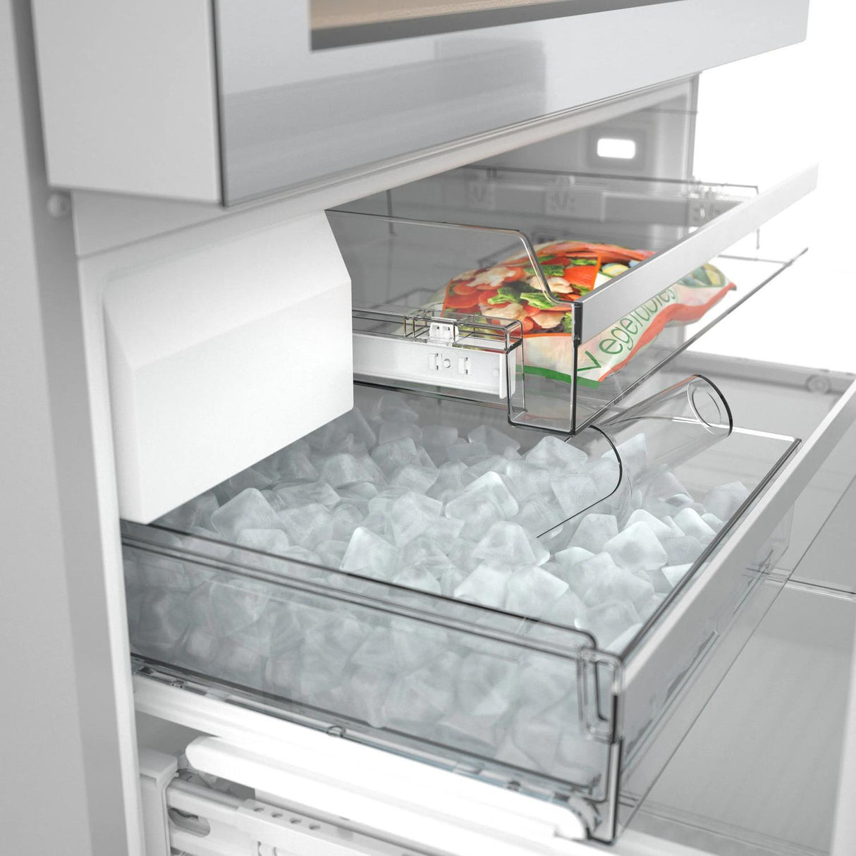 800 Series French Door Bottom Mount Refrigerator, Glass door 36" Stainless Steel - (B36CL81ENG)