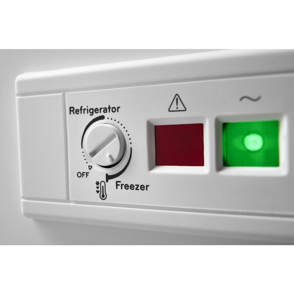 Maytag MZC5216LW chest freezer angle
