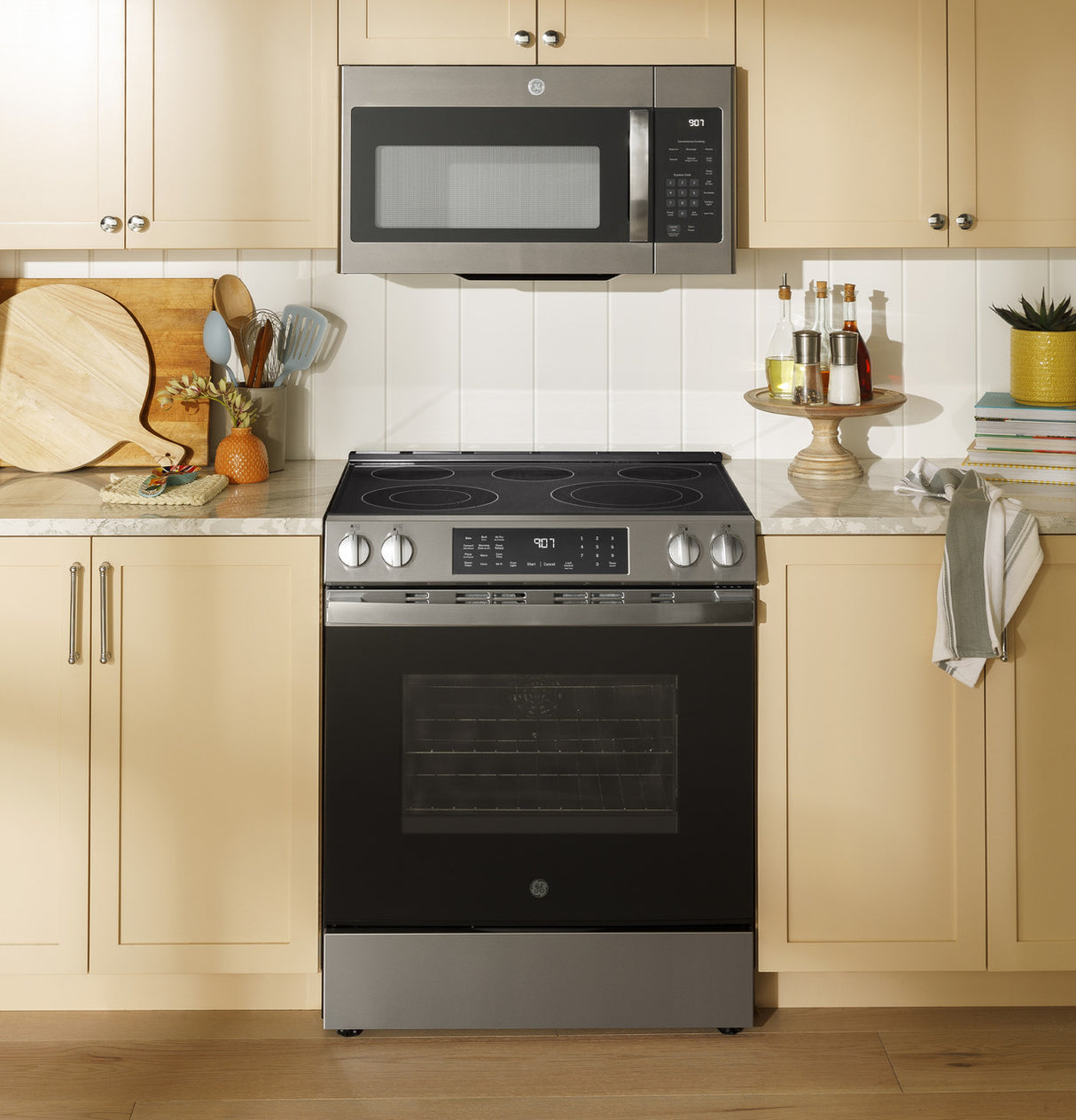 GE GRS600AVFS slide-in range - feature detail