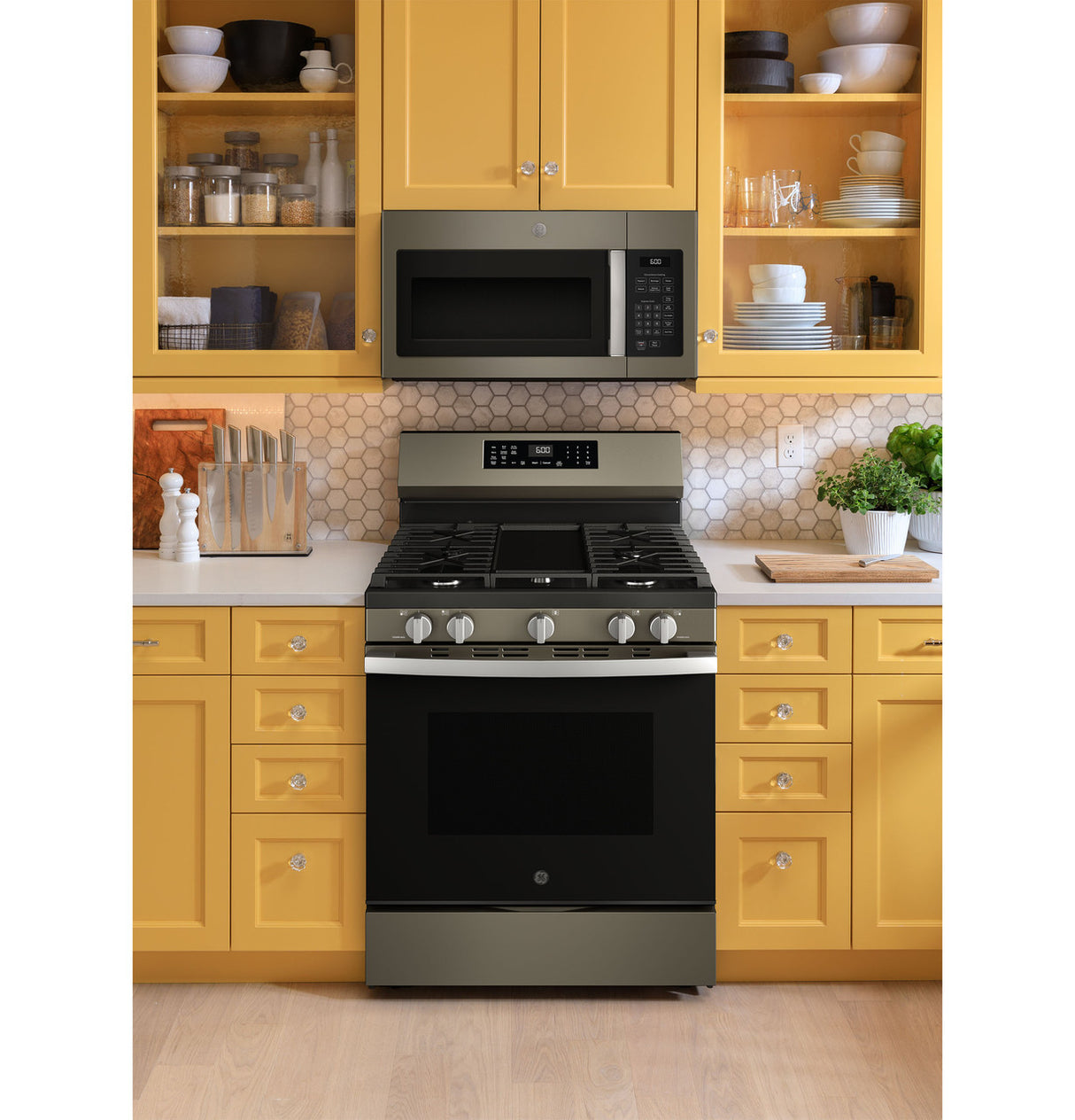 GE GGF600AVES gas range - feature detail