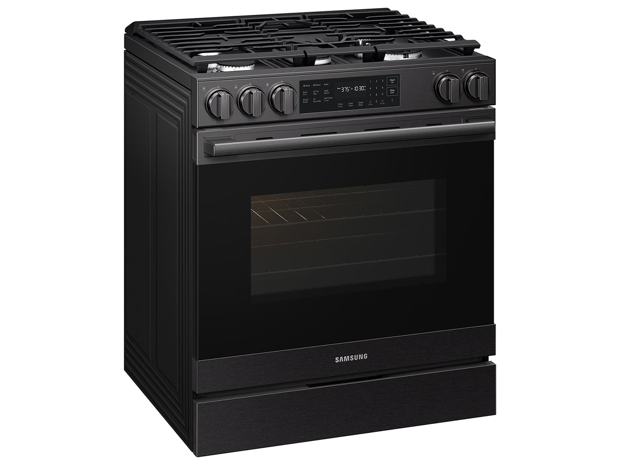 Samsung NSG80H60SE Gas Range lifestyle view