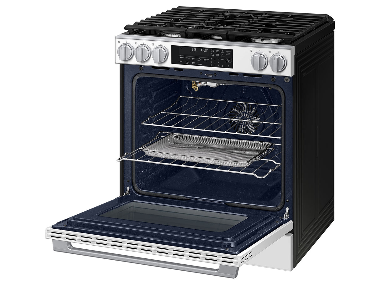 Samsung NSG90H60SW Gas Range detail view