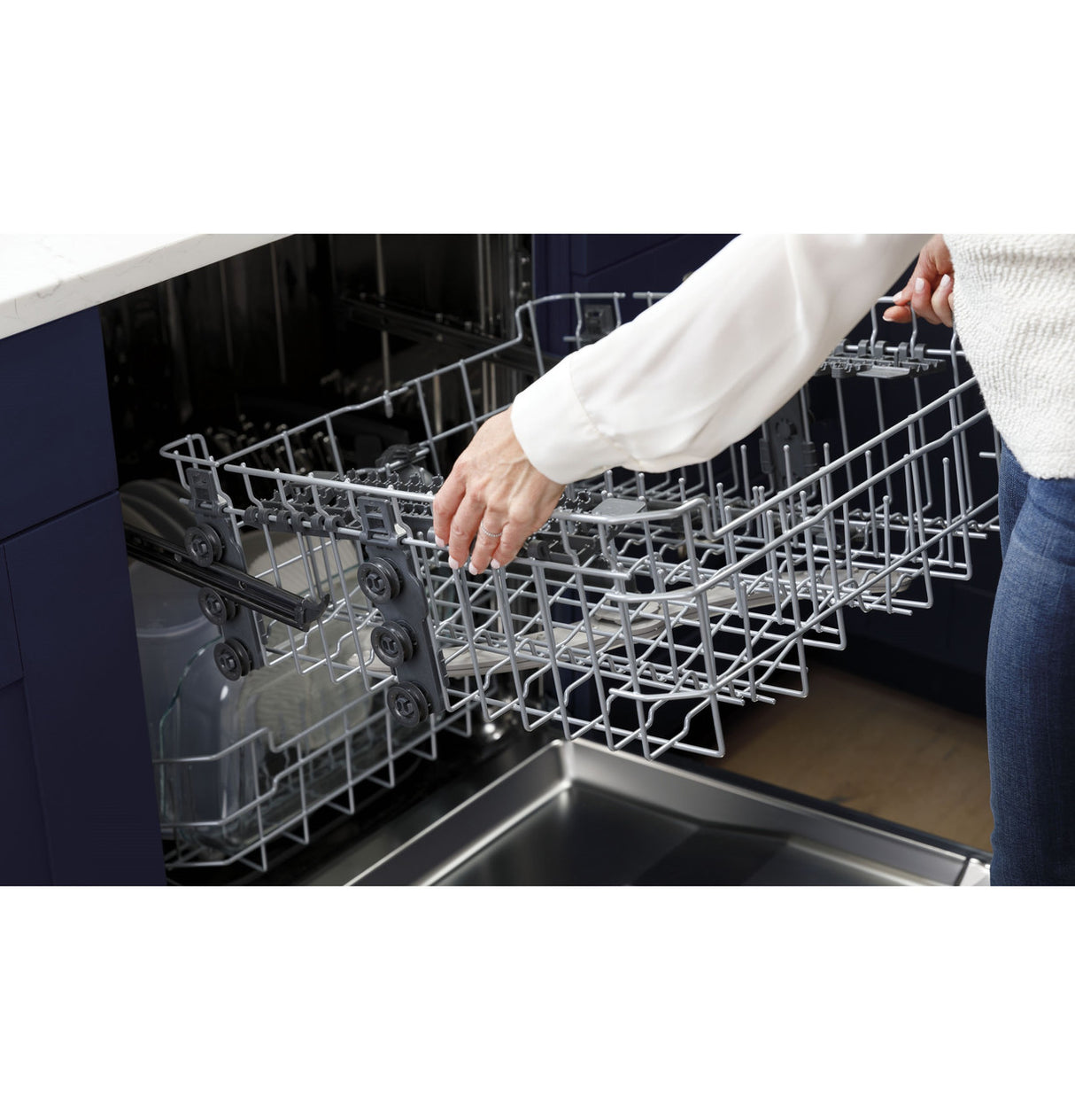 GE GDT595HYYFS dishwasher — feature detail