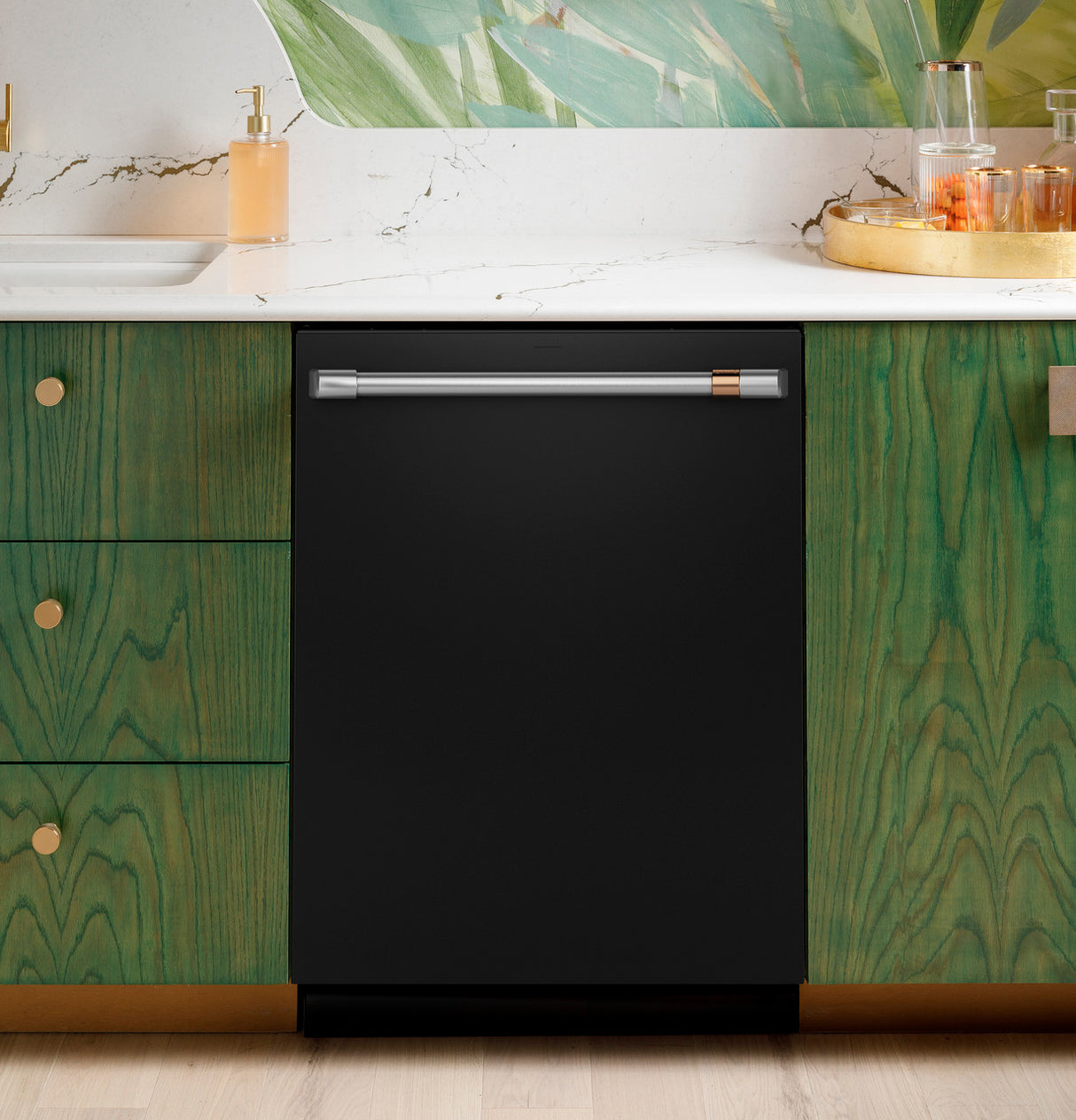 Café 24" CustomFit Smart Built-In Dishwasher with Ultra Wash & Dual Convection Ultra Dry, 16 Place Settings, 44 dBA - Matte Black with Brushed Stainless Handles